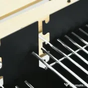 Outsunny Gratar Barbecue Carucior cu Carbune cu Grilaj Dublu Reglabil, Masa Laterala, Raft de Depozitare si Roti, pentru Gatit in Aer Liber 
