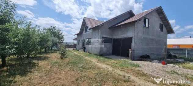 Casa Adjud - Oportunitate Premium: Vilă Individuală P+M