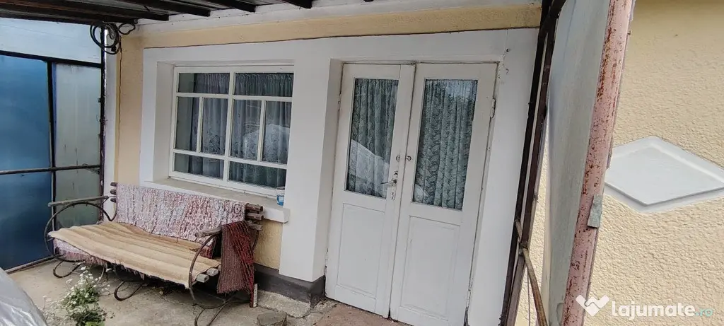 Casa locuibila in oras cu 1000mp teren