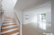 Casă tip duplex, P+1E, 174mp construiți — Budeasa Mar... 
