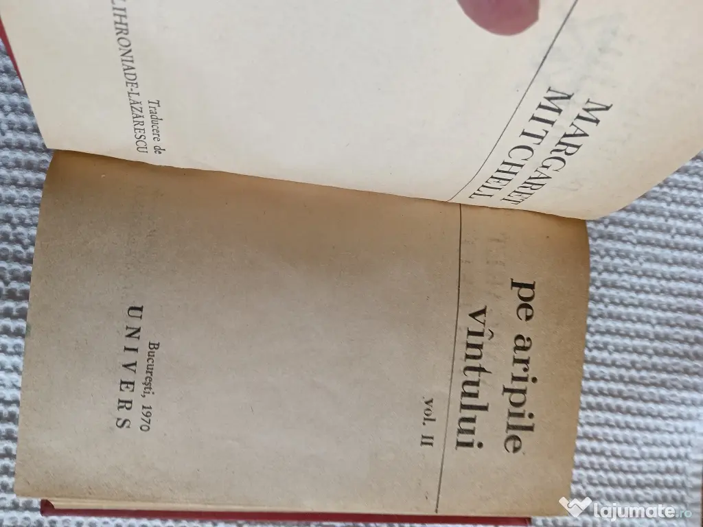 Vând romanul "Pe aripile vântului"