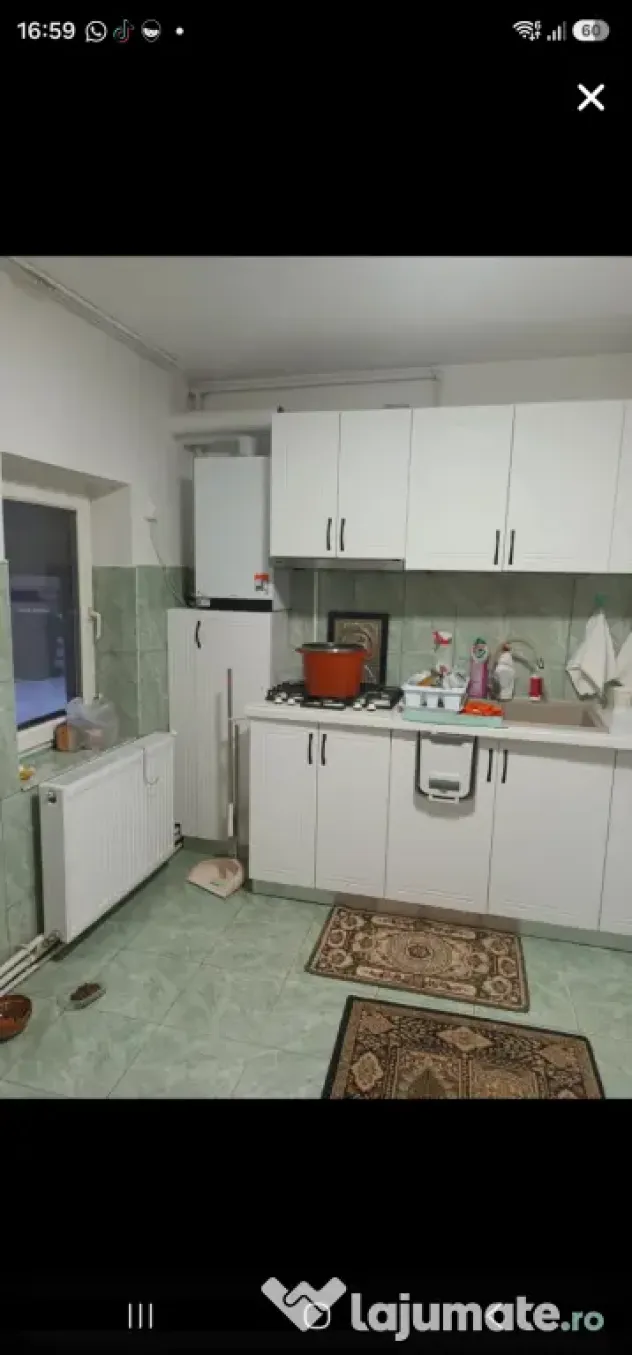 Vând casă zona intim