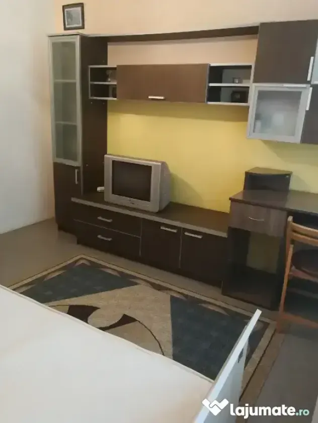 Vanzare apartament cu 3 camere + boxa in Drumul Taberei/Valea Argesului