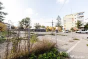 Teren stradal pe colț - Ideal afacere - front stradal mare 