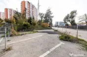 Teren stradal pe colț - Ideal afacere - front stradal mare 