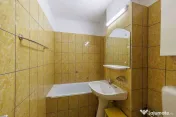 Apartament luminos cu 3 camere și balcon – Exercițiu 