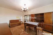 Apartament luminos cu 3 camere și balcon – Exercițiu 