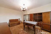 Apartament luminos cu 3 camere și balcon – Exercițiu 