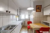 Apartament luminos cu 3 camere și balcon – Exercițiu 