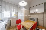 Apartament luminos cu 3 camere și balcon – Exercițiu 