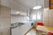 Apartament luminos cu 3 camere și balcon – Exercițiu 
