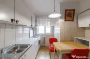 Apartament luminos cu 3 camere și balcon – Exercițiu 