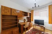 Apartament luminos cu 3 camere și balcon – Exercițiu 