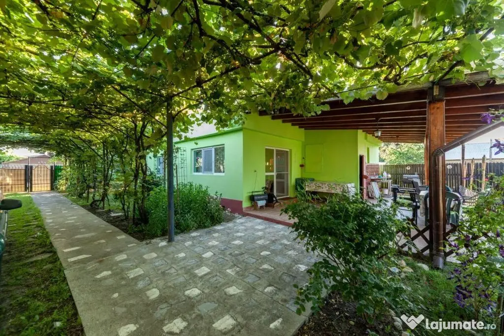 Casa vintage in Com. Uliești, Dambovița cu livadă gene...