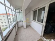 Apartament 3 camere decomandate, str.9 Mai 