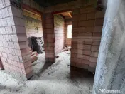 Casă la roșu de vânzare în Sântana de Mureș 