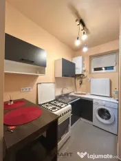 Garsoniera la casa zona Trei Stejari 