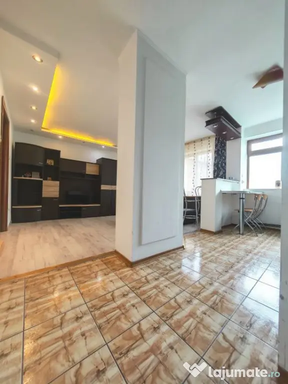 Apartament 2 camere de închiriat în Pitești zonă cent...