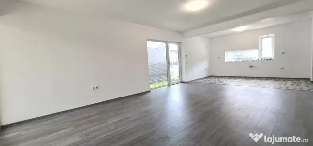 Casa 4 camere (nemobilata, neutilata) cartier Izvor Tarlu...