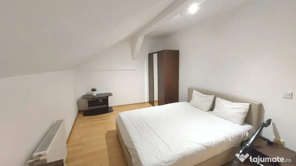 Apartament 3 camere zona Stefan cel Mare