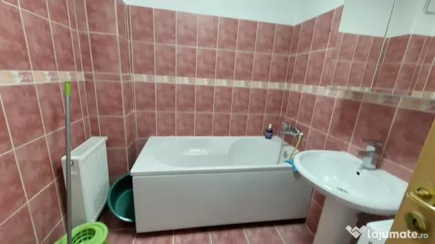 Apartament 3 camere zona Stefan cel Mare