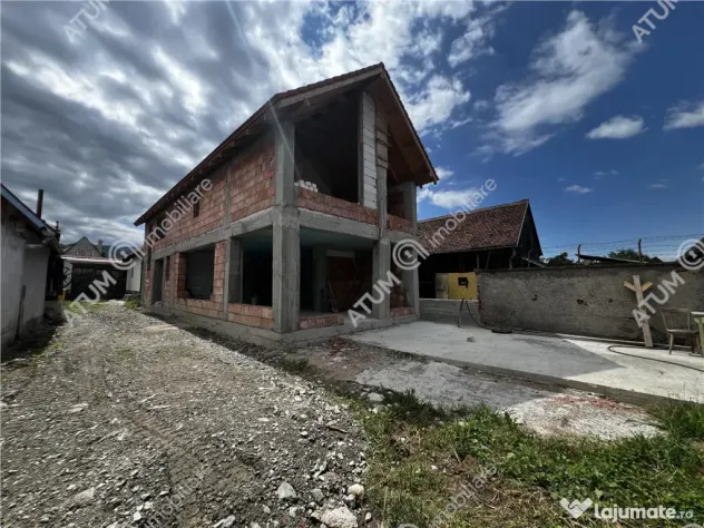 Casa individuala cu teren de 1400 mp situata la 10 km de Sib