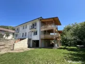 Duplex spațios, 256 mp utili, 700 mp de teren