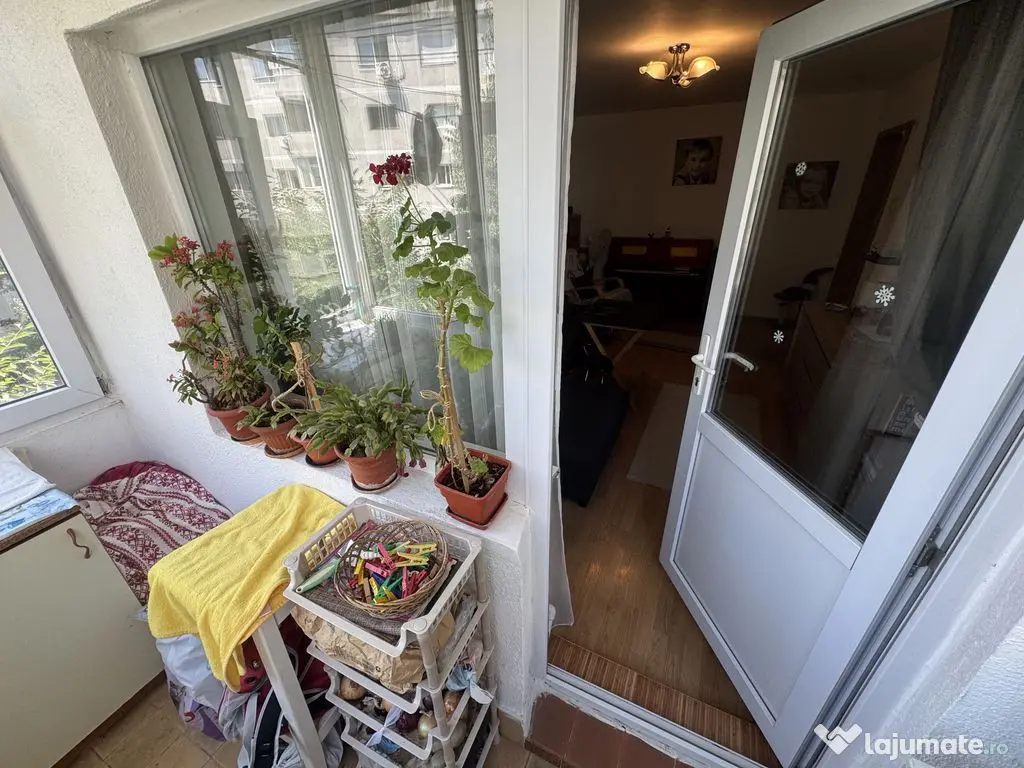 Apartament 4 camere decomandat zona Tomis 3 Etaj 1 cu Cen...