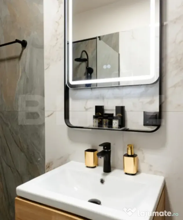 Apartament cu doua camere semidecomandat, zona centrala cu p