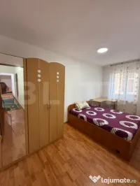 Apartament 3 camere, decomandat, Zona 9 Mai, Et 2