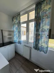 Apartament 3 camere, decomandat, Zona 9 Mai, Et 2 