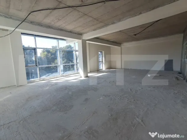 Spațiu comercial-Birouri de închiriat – 330 mp, Etaj 2,