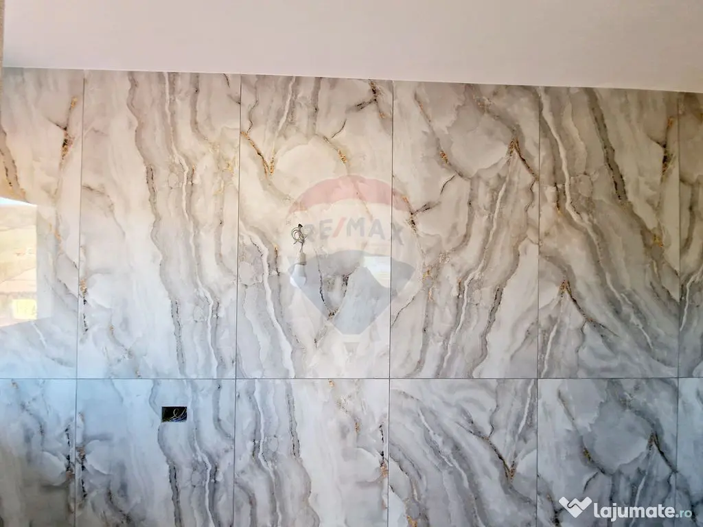 Casă / Vilă cu 8 camere de vânzare în zona Balaur