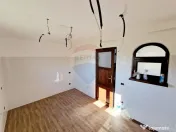Casă / Vilă cu 8 camere de vânzare în zona Balaur