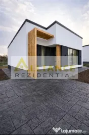 Casa parter- placa de beton- str asfaltata- 4 camere-beci...