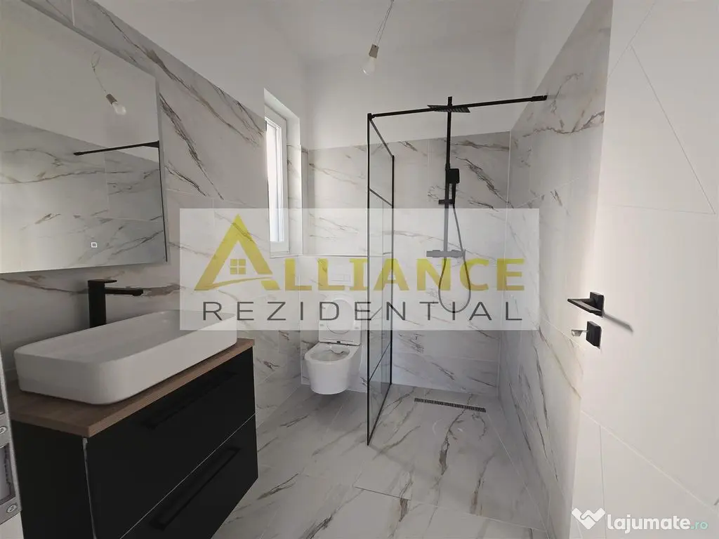 Casa parter- placa de beton- str asfaltata- 4 camere-beci...