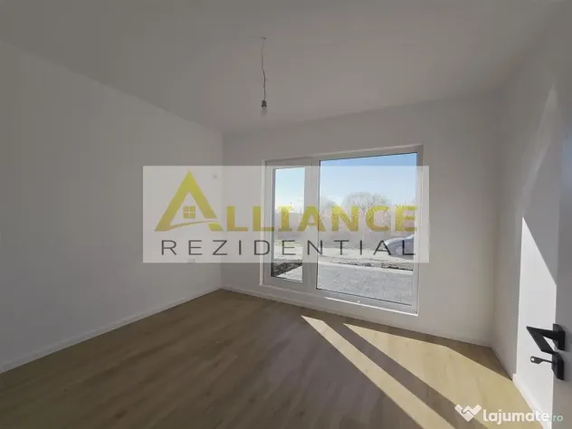 Casa parter- placa de beton- str asfaltata- 4 camere-beci...