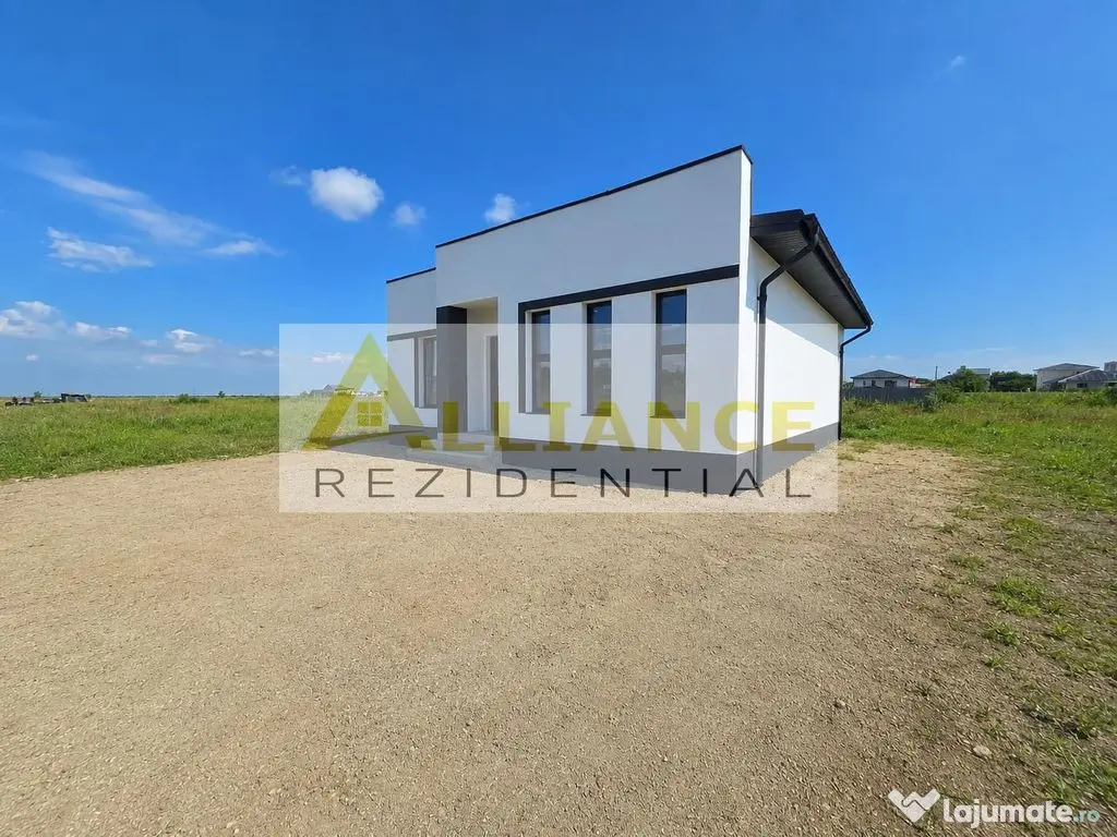 Casa parter- 100m de autobuz- 470mp teren- placa de beton