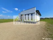 Casa parter- 100m de autobuz- 470mp teren- placa de beton