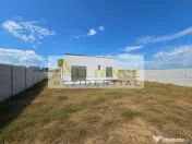 Casa parter- 100m de autobuz- 470mp teren- placa de beton