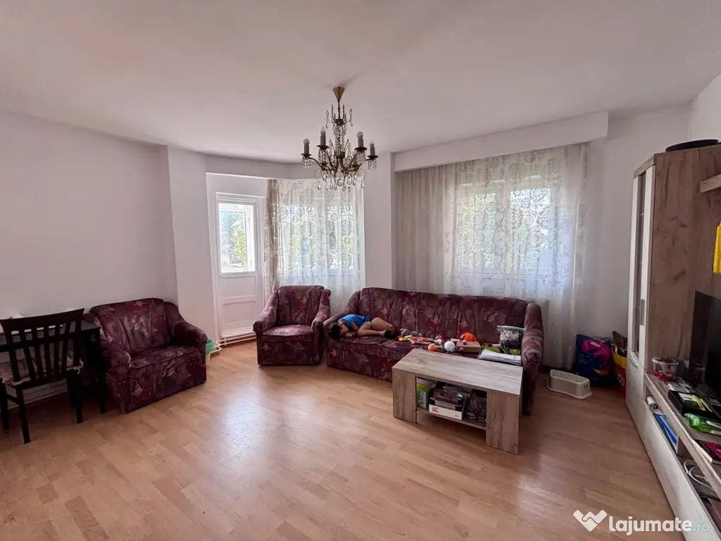 Particular, inchiriez apartament 3 camere cartier Aviatiei metrou Aurel Vlaicu