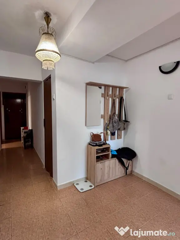 Particular, inchiriez apartament 3 camere cartier Aviatiei metrou Aurel Vlaicu