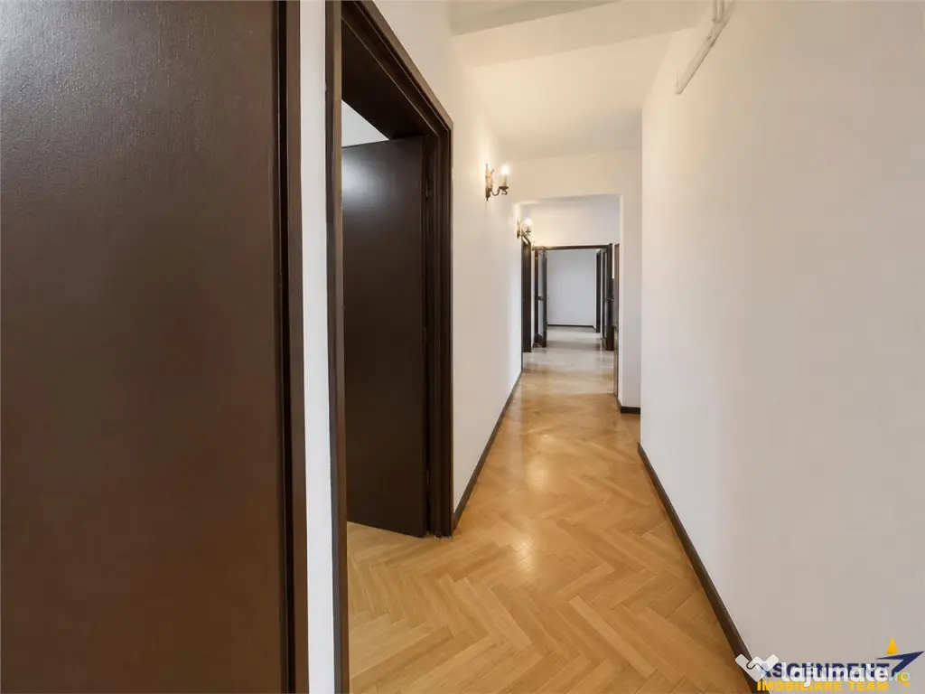 Apartament reprezentativ, 5 camere, pentru birou sau locuint