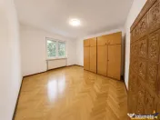Apartament reprezentativ, 5 camere, pentru birou sau locuint 