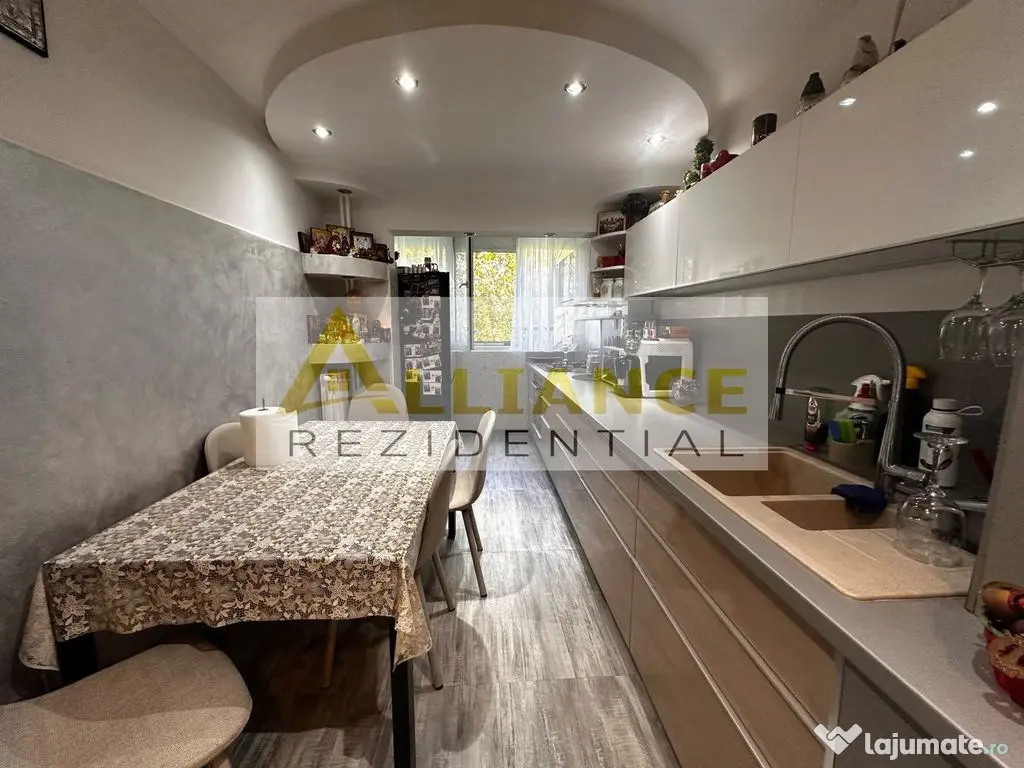 Apartament 3 camere | Renovat complet | 8 minute Aparator...