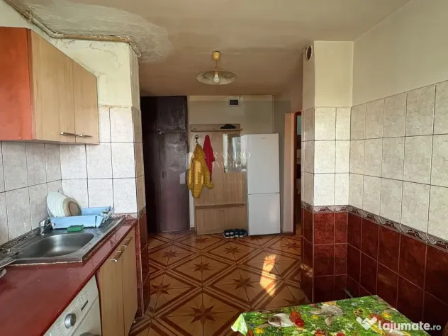 Apartament 3 camere decomandat -10 minute de metrou Apara...
