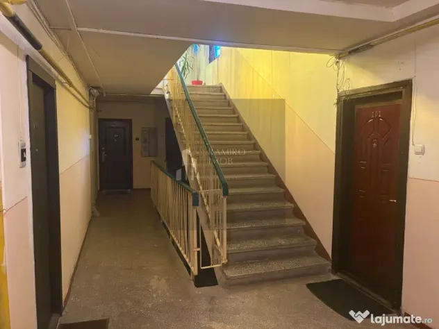 Apartament 3 camere decomandat -10 minute de metrou Apara...