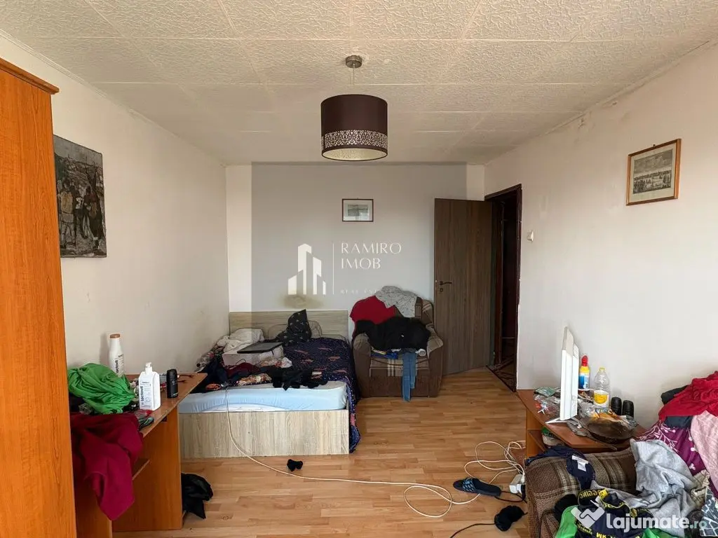 Apartament 3 camere decomandat -10 minute de metrou Apara...