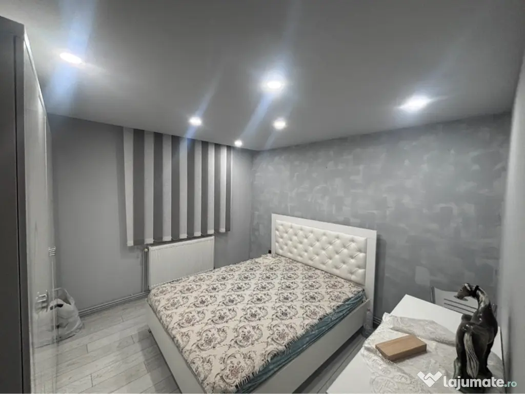 Vând apartament 2 camere în Călan central