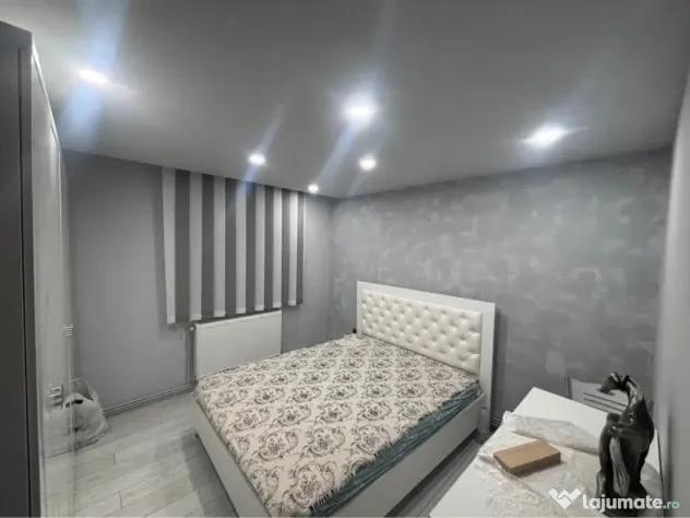 Vând apartament 2 camere în Călan central